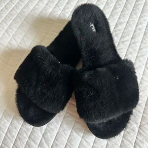 Ugh slippers black
